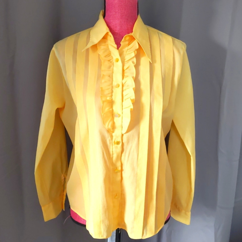 Vintage yellow button up ruffle collared blouse Made in Japan 34